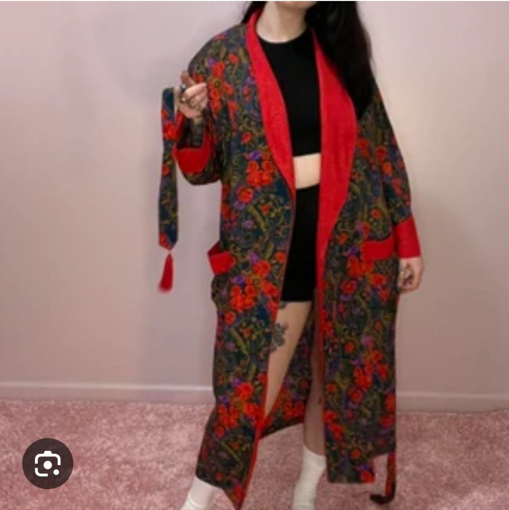 Vintage 90s Victoria's Secret Red and Black Floral Robe